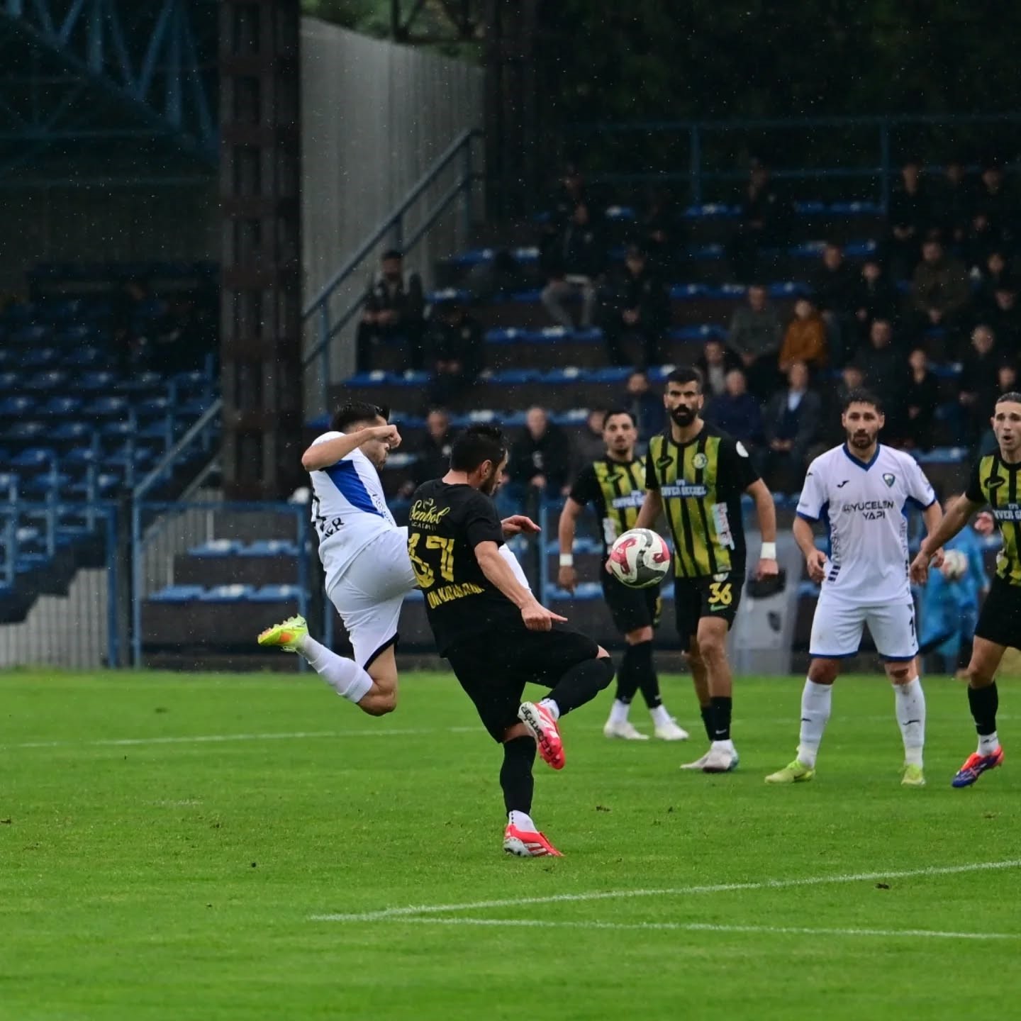 TFF 2. Lig: Karacabey Belediyespor:1 - Şanlıurfaspor: 2
