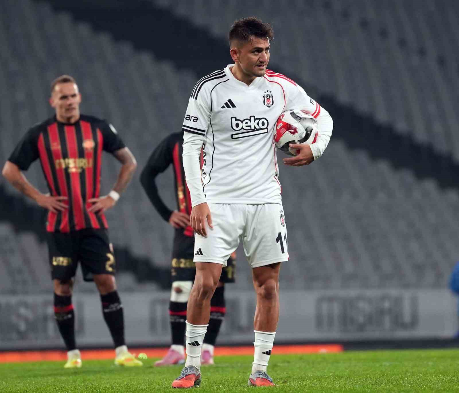 Beşiktaş’ta Cengiz Ünder penaltıyı kaçırdı
