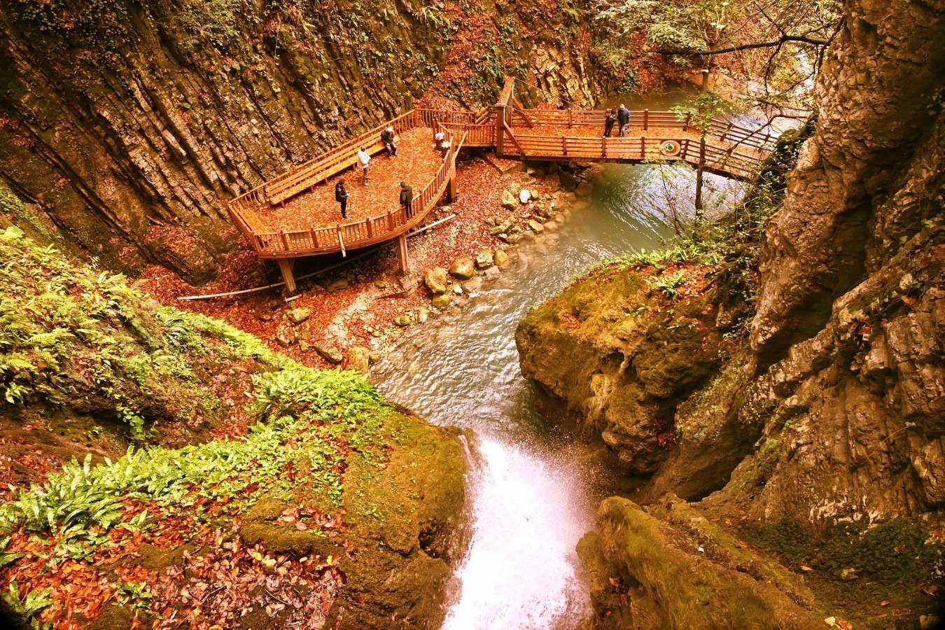Aktaş şelalesinin doğal güzelliği paylaşıldı