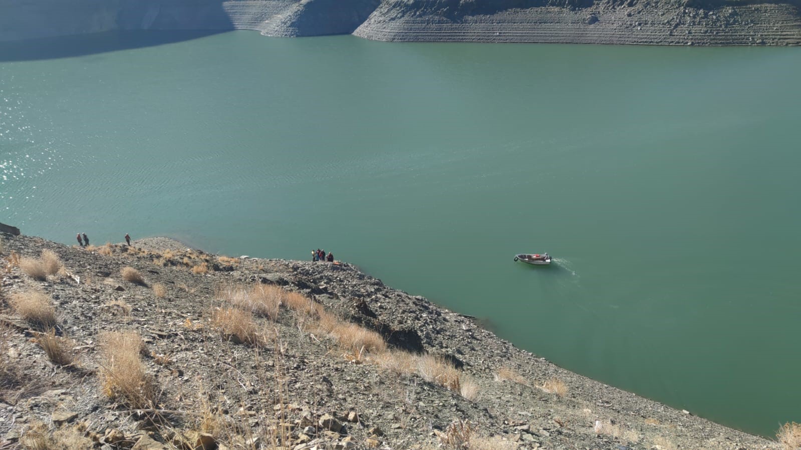 Zernek Barajı’na araç uçtu, arama kurtarma çalışmaları başlatıldı
