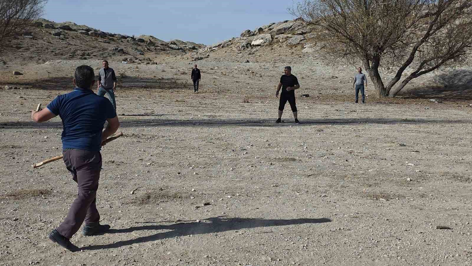 Aksaray’da geleneksel "çelik çomak" oyunu yaşatılmaya devam ediyor
