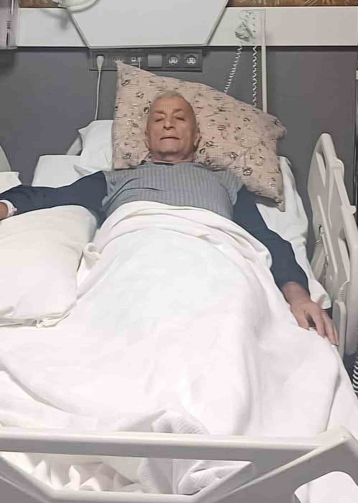 Hastalığına yenik düşen muhtar son yolculuğuna uğurlandı
