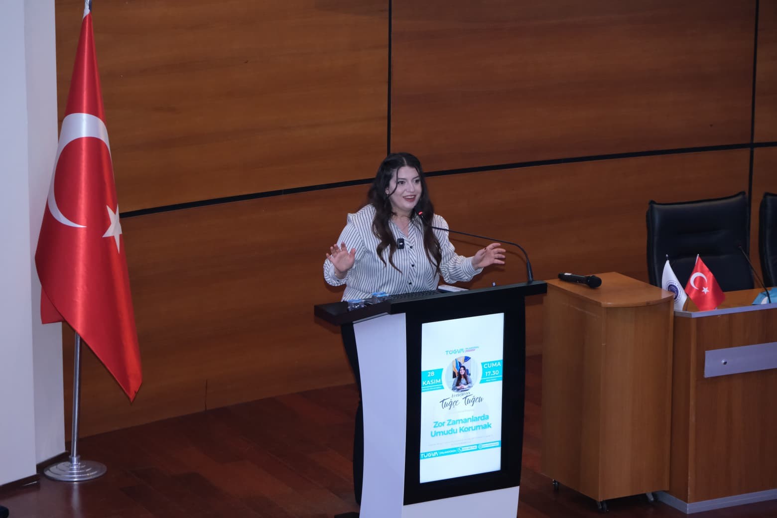 T&Uuml;GVA&rsquo;dan gen&ccedil;lere "Zor Zamanlarda Umudu Korumak"  s&ouml;yleşisi
