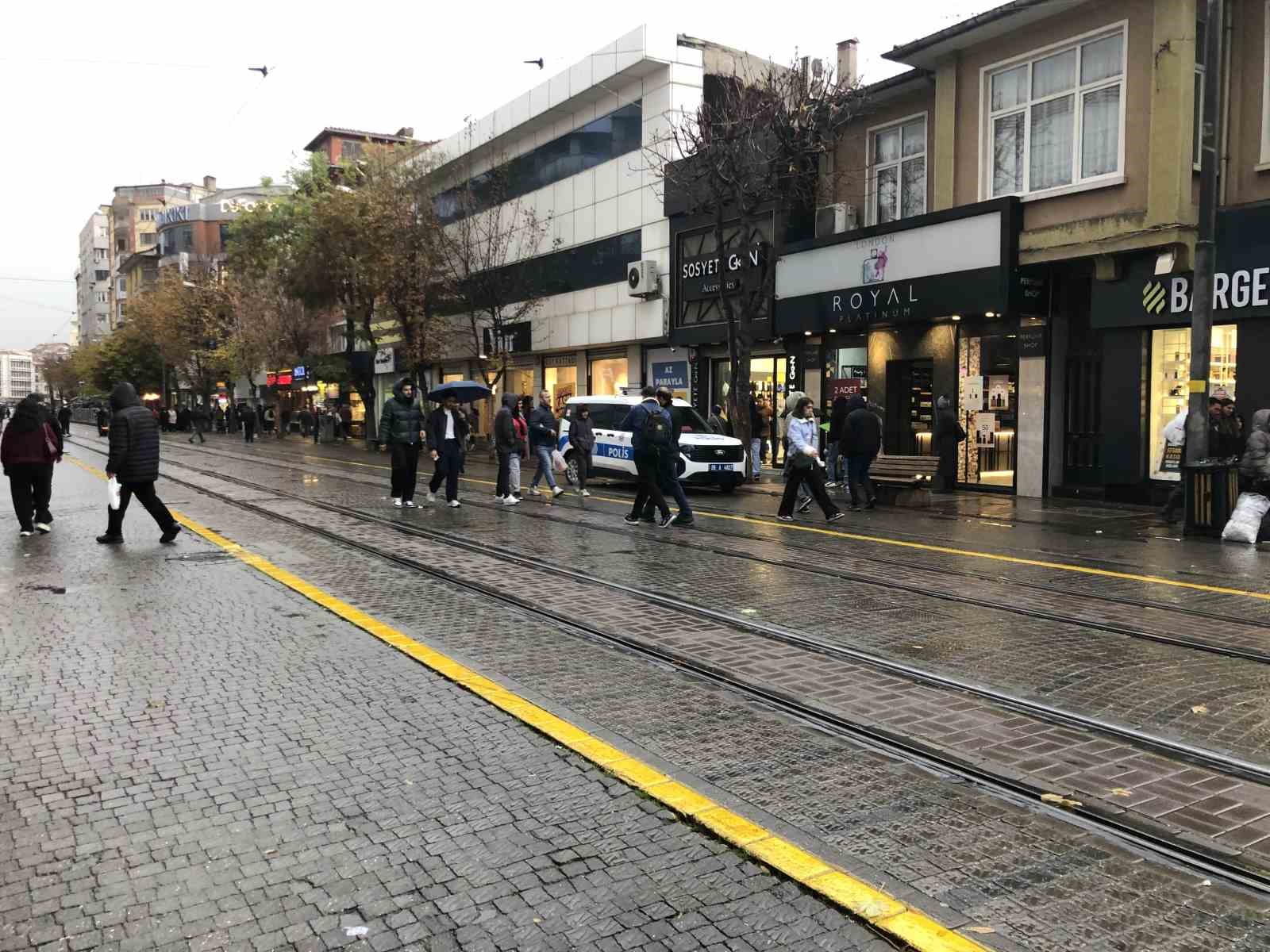 Eskişehir’de yağış etkisini gösterdi