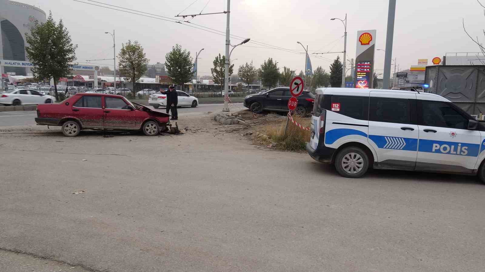 Malatya’da iki araç çarpıştı: 2 yaralı