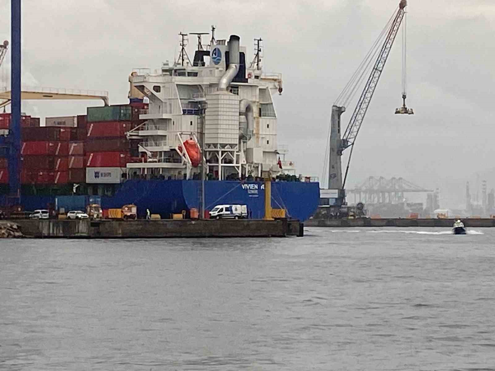 Kocaeli&rsquo;de tekne alabora oldu: 1 &ouml;l&uuml;, 1 yaralı
