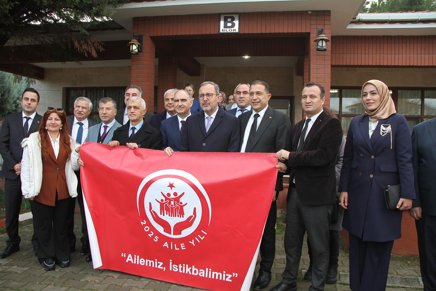 TBMM Engelli Bireyler Komisyonu, Kula Gençlik Kampı’nda engelliler ve aileleriyle buluştu