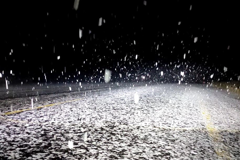 Ardahan’da kar yağışı ulaşımı olumsuz etkiledi
