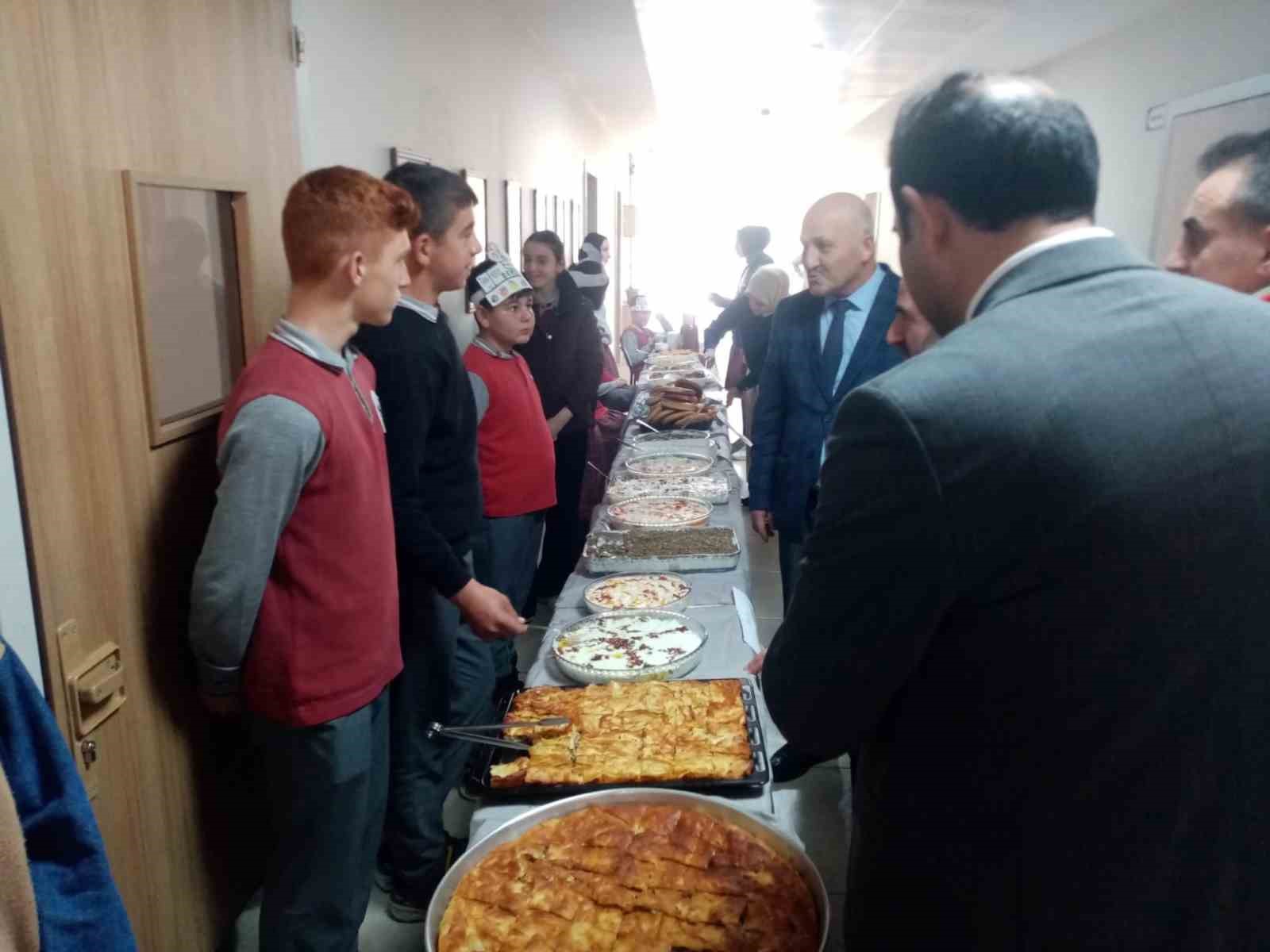 Aydıntepe’de öğrenciler yöresel lezzetleri tanıttı
