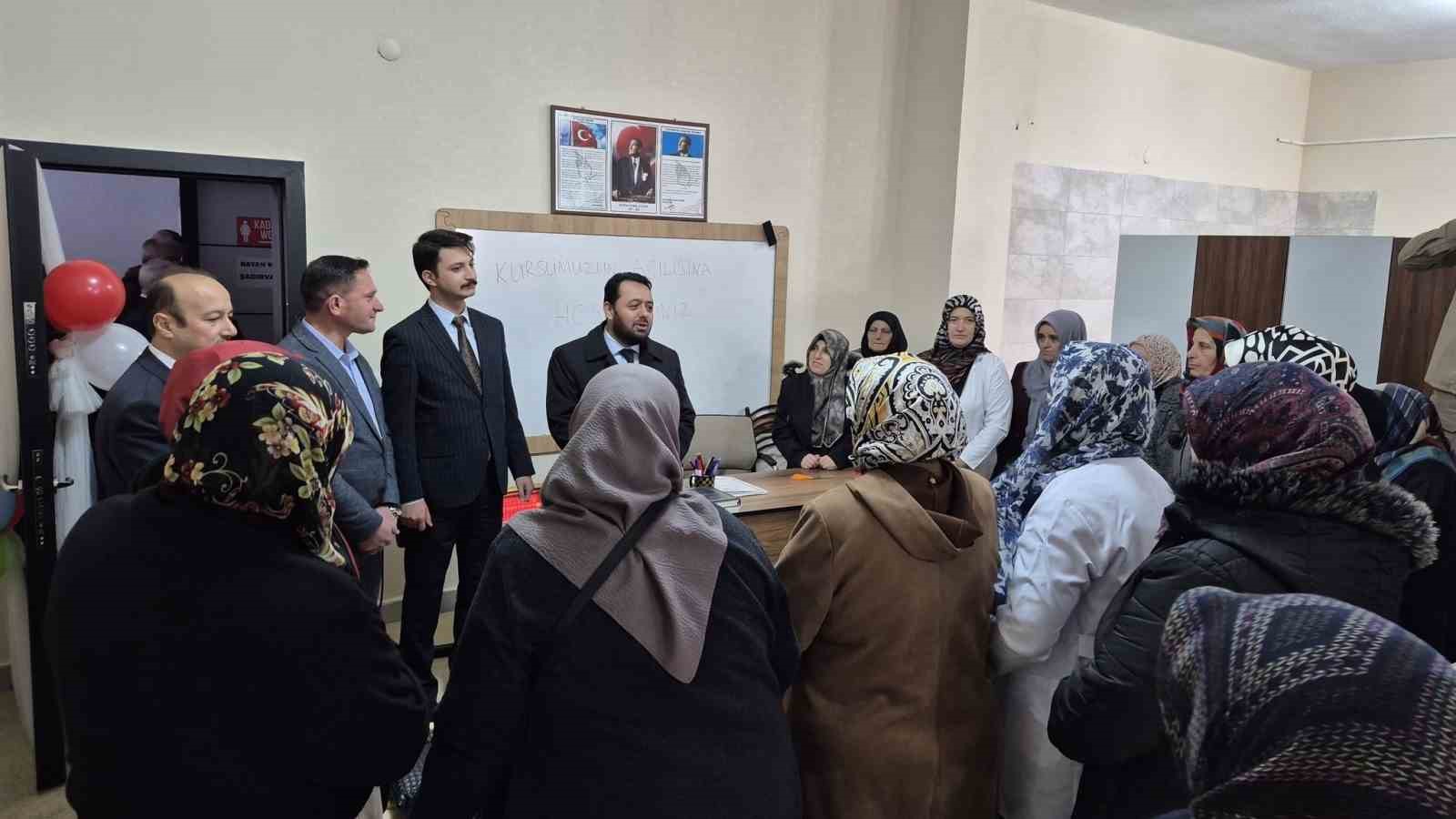 Koyulhisar’da Kur’an kursları eğitime başladı