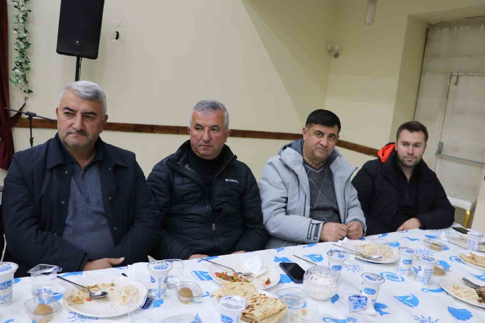 Gürün esnafı Ulu cami için bağış gecesinde buluştu