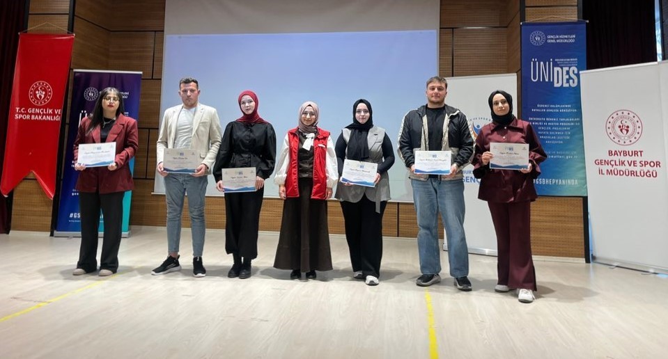 Bayburt’ta ÜNİDES sertifika teslim programı gerçekleştirildi
