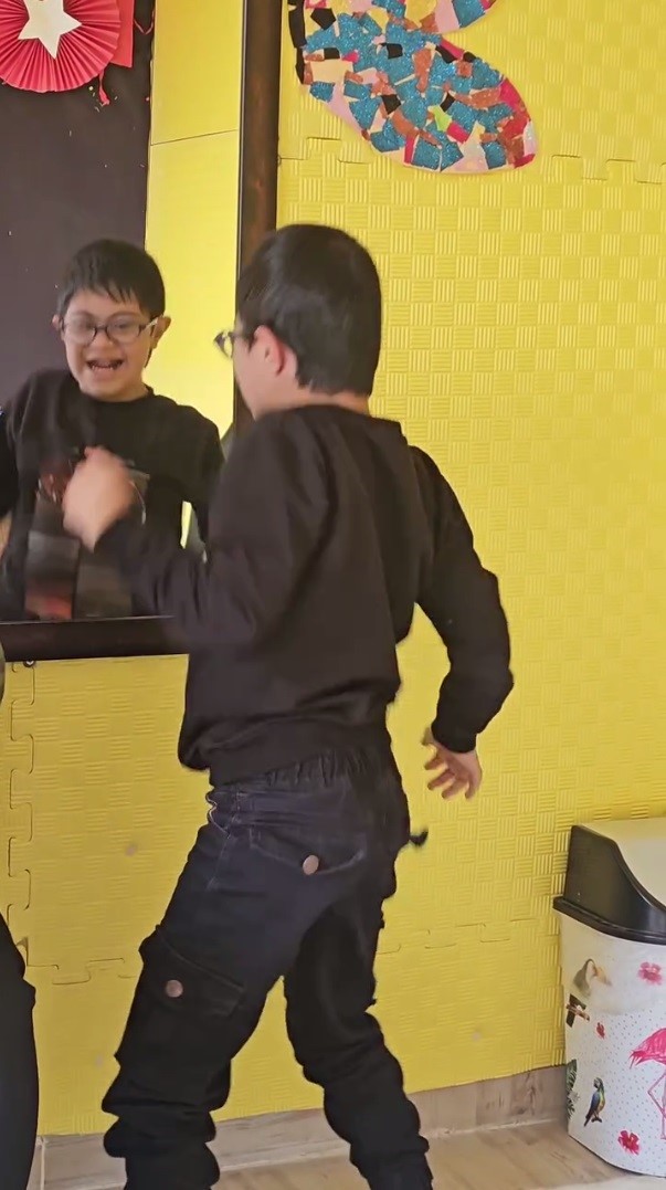 Şırnak’ta Down sendromlu minik yıldızın ritmi yürekleri ısıttı