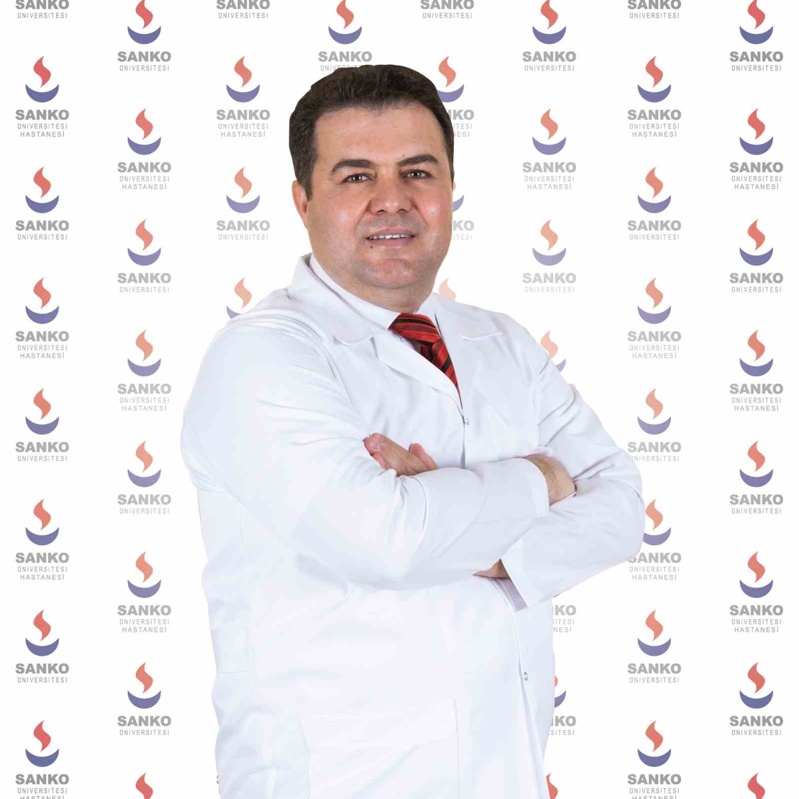 Doç. Dr. Tanrıverdi: "HIV, tüm yaş gruplarında enfeksiyona neden olan bir virüstür"