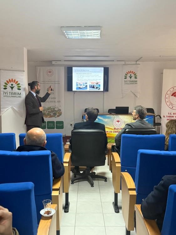 Bilecik’te üreticilere marulda iyi tarım uygulamaları eğitimi