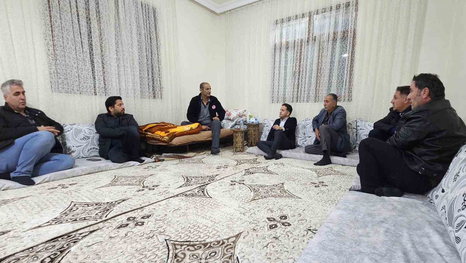 Hak-İş İl Başkanı Aküzüm, hasta üyeleriyle görüştü