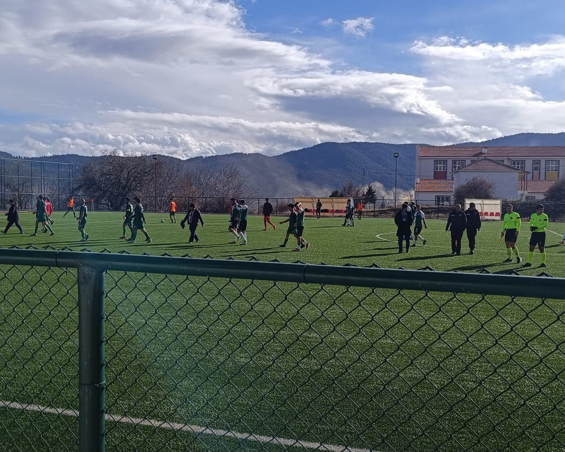 Çameli Belediyespor liderliği sürdürüyor