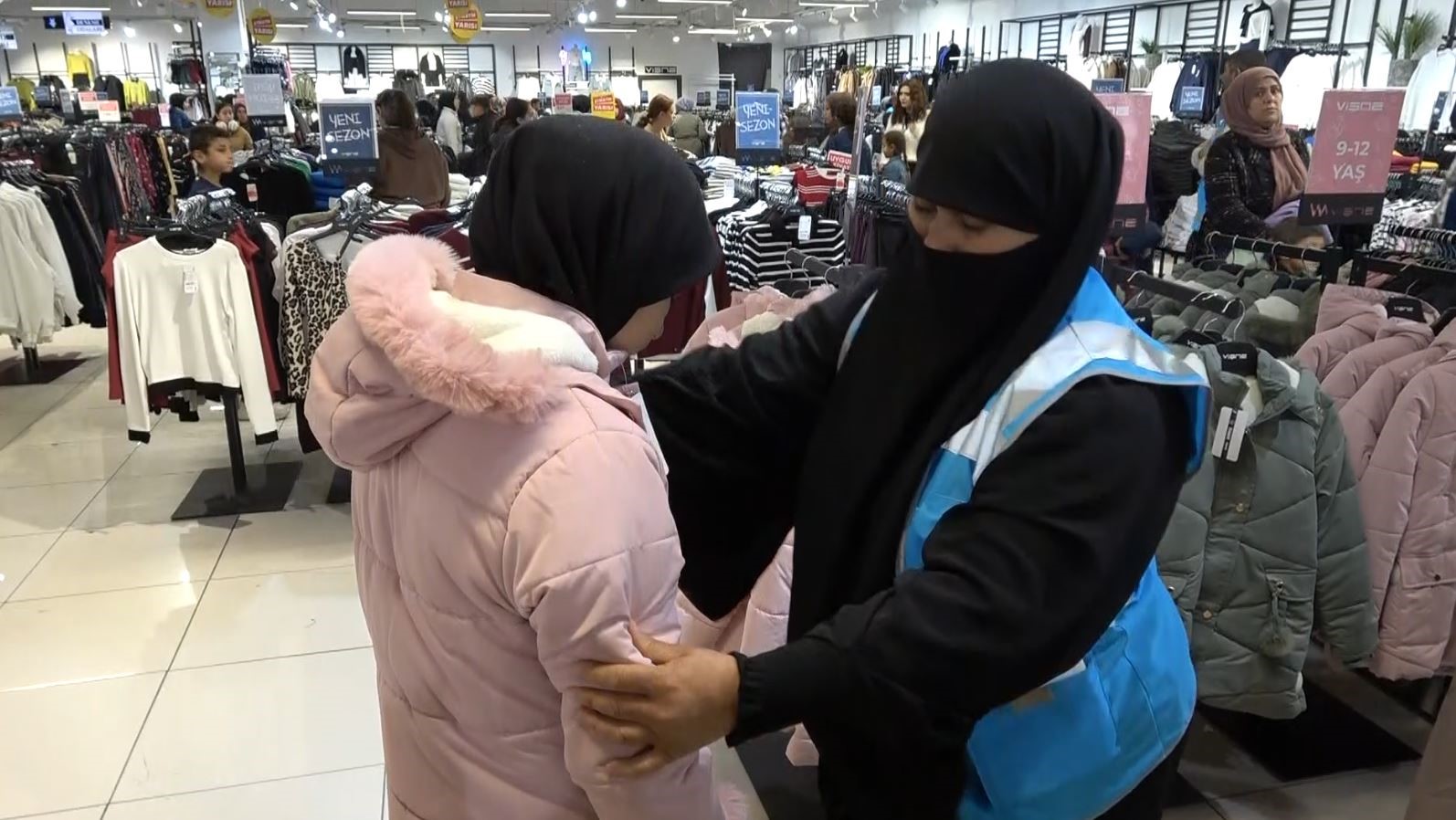 Gaziantep’te 250 yetim çocuğa kışlık yardım