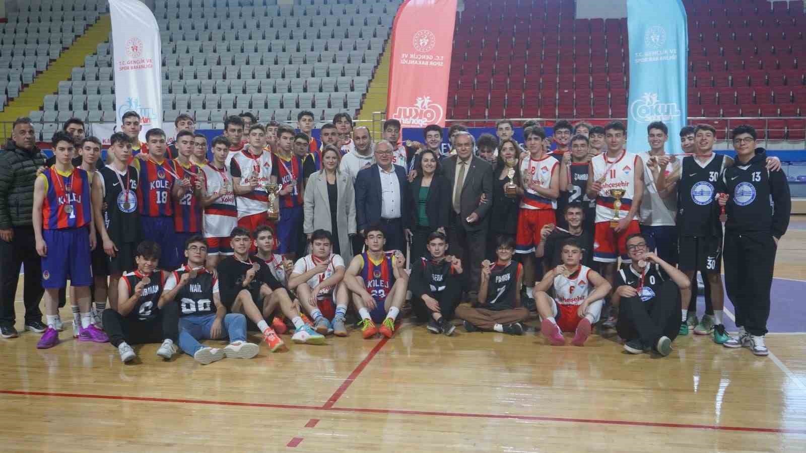 Genç Erkekler Basketbol müsabakaları sona erdi