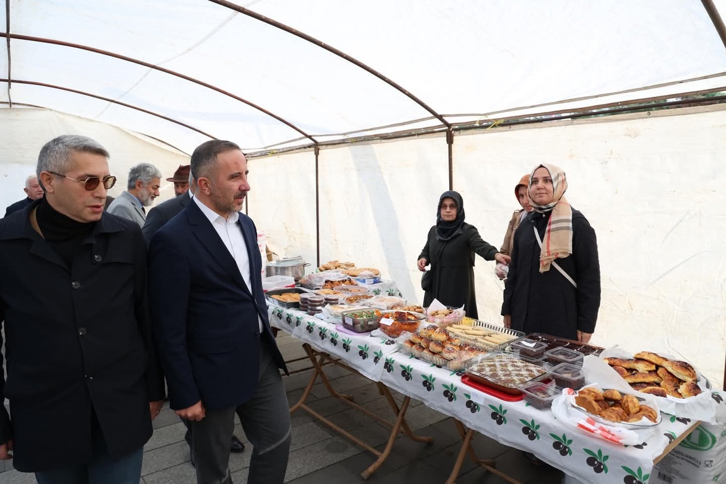 Perşembe’de Filistin’e destek için hayır çarşısı açıldı