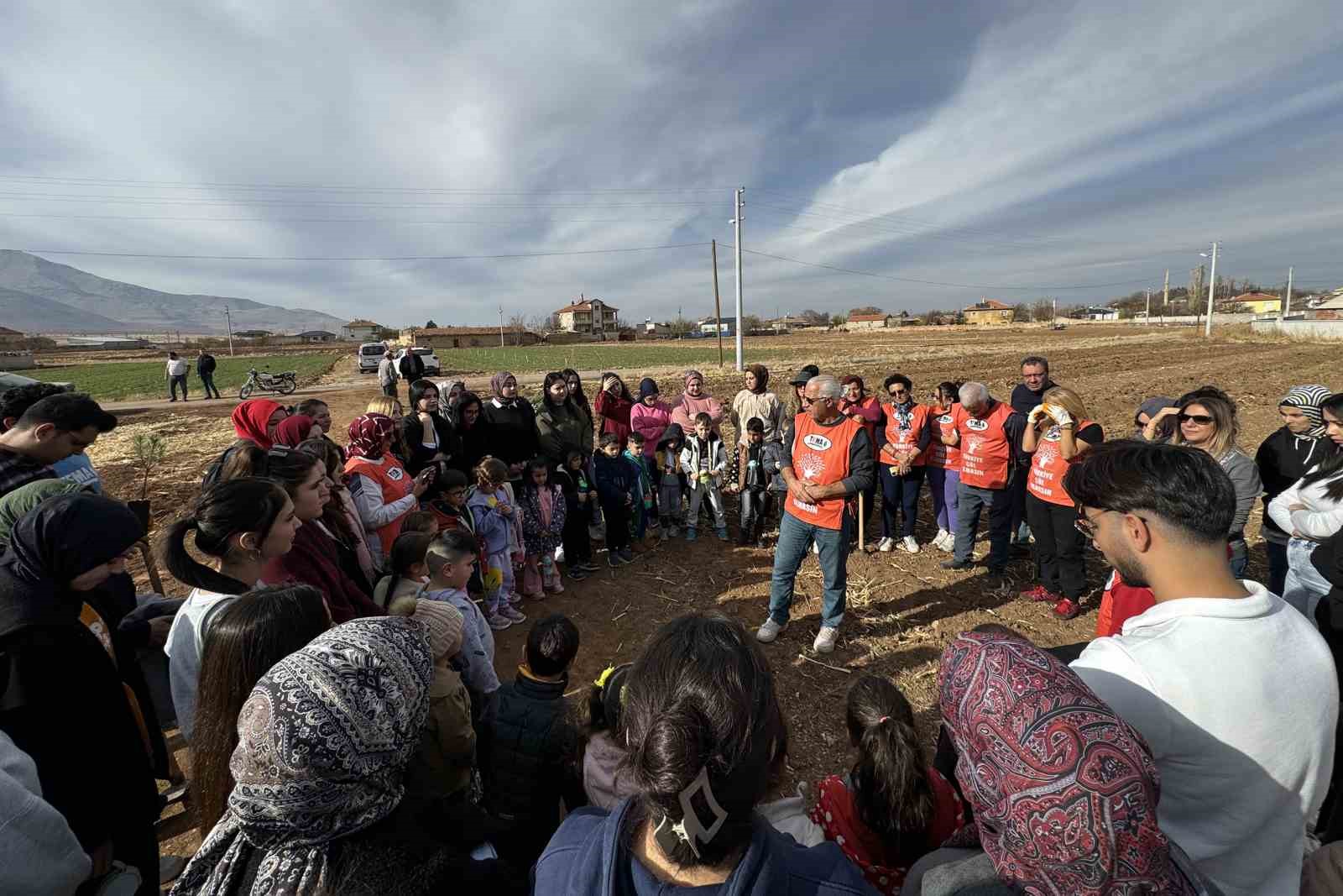 Karaman’da fidanlar toprakla buluşturuldu