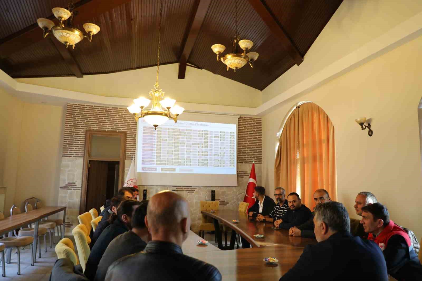 Tohum &uuml;retici firmalara y&ouml;nelik bilgilendirme toplantısı yapıldı
