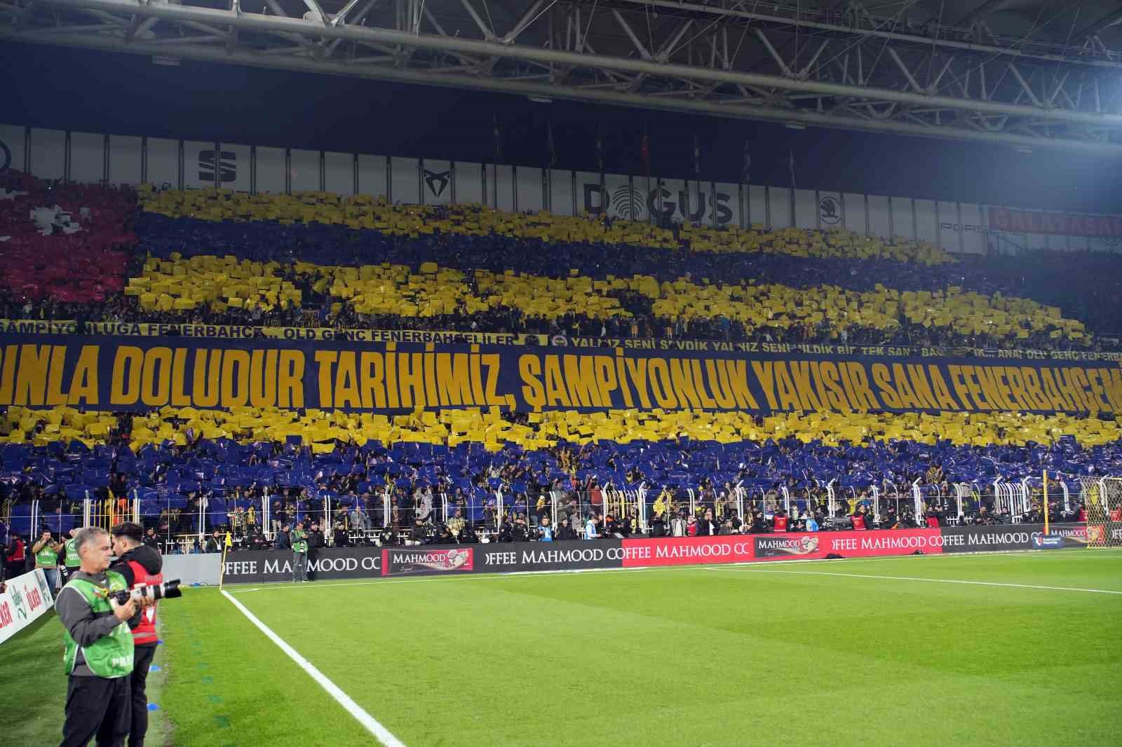 Trendyol Süper Lig: Fenerbahçe: 0 - Galatasaray: 0 (Maç devam ediyor)
