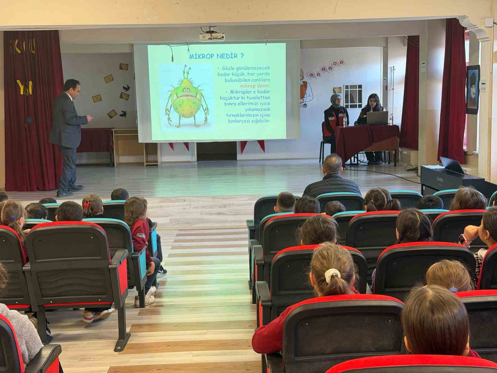 Simav’da öğrencilere "Gıda Güvenilirliği ve Gıda İsrafı" konulu eğitim