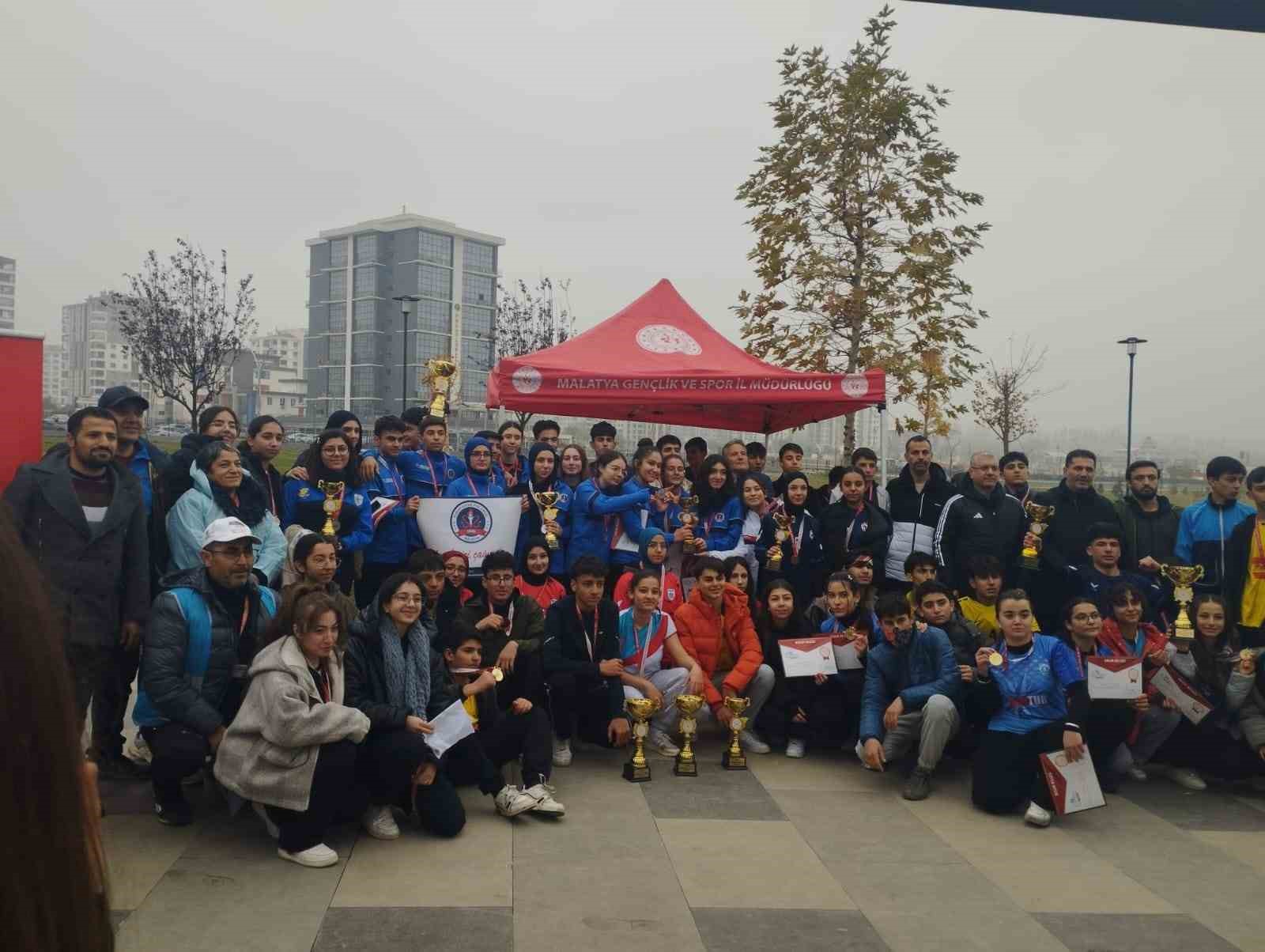 380 sporcu, Okul Sporları Oryantiring Yarışması’nda ter döktü