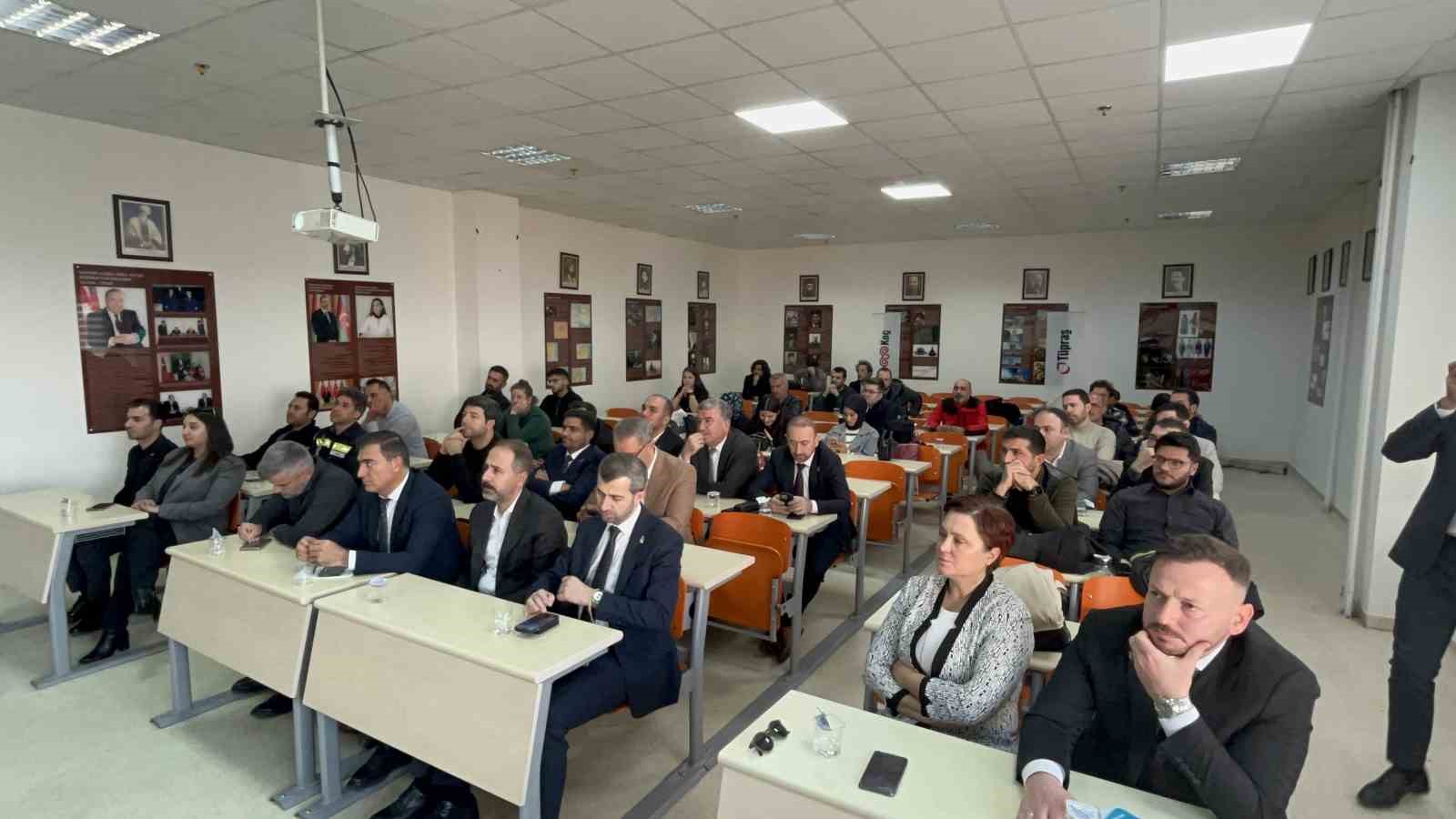 Batman Üniversitesi 5. Enerji Zirvesi düzenlendi: "Türkiye nadir elementlerde kazdıkça buluyor"