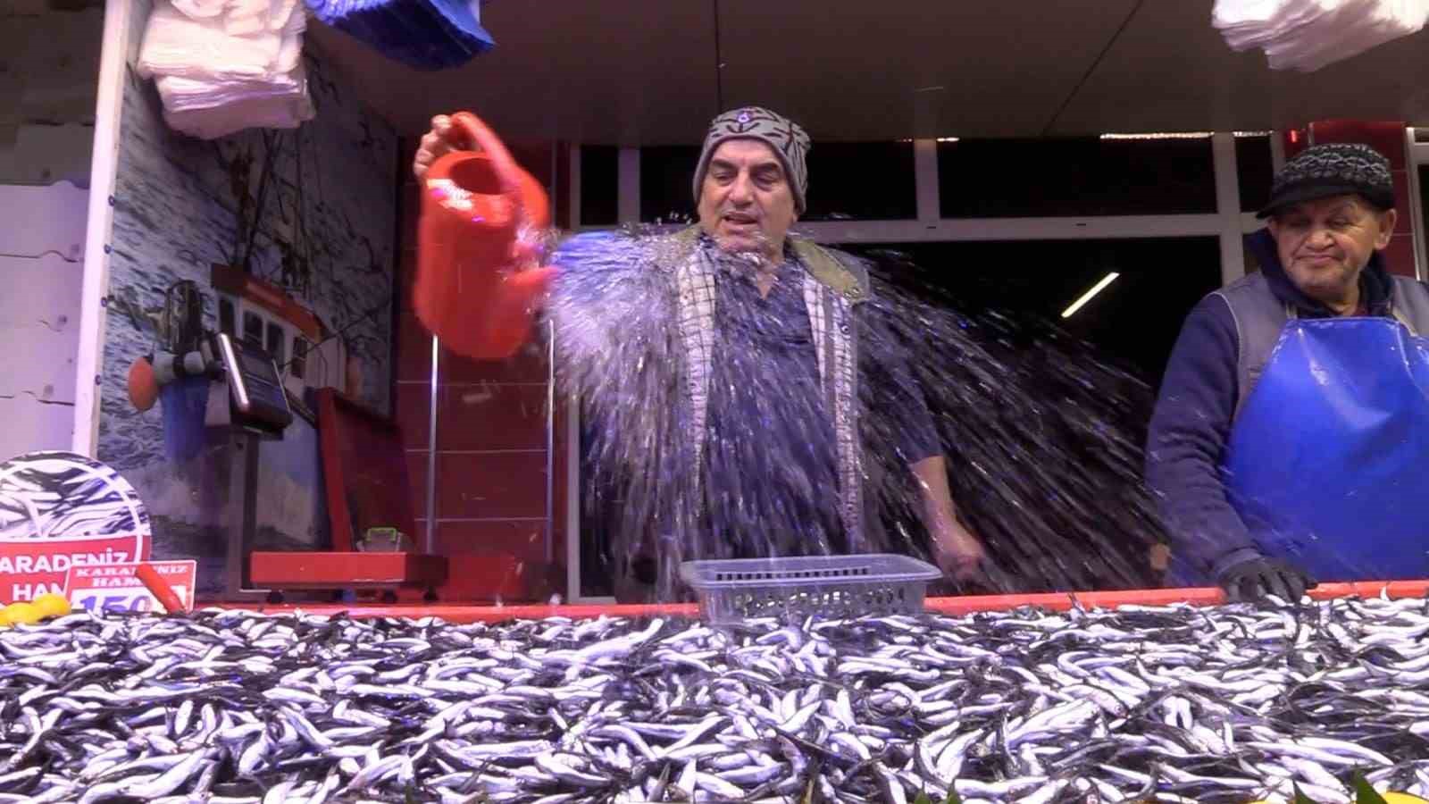 Bolu’da hamsinin kilosu 150 liraya düştü
