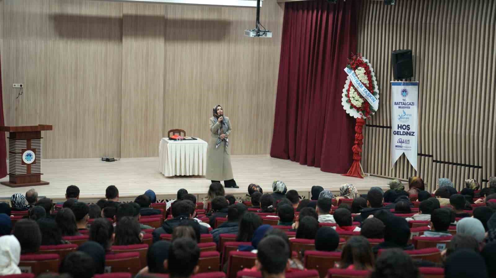 Battalgazi’de "Uzaktan Sevmek Kudüs" programına yoğun ilgi