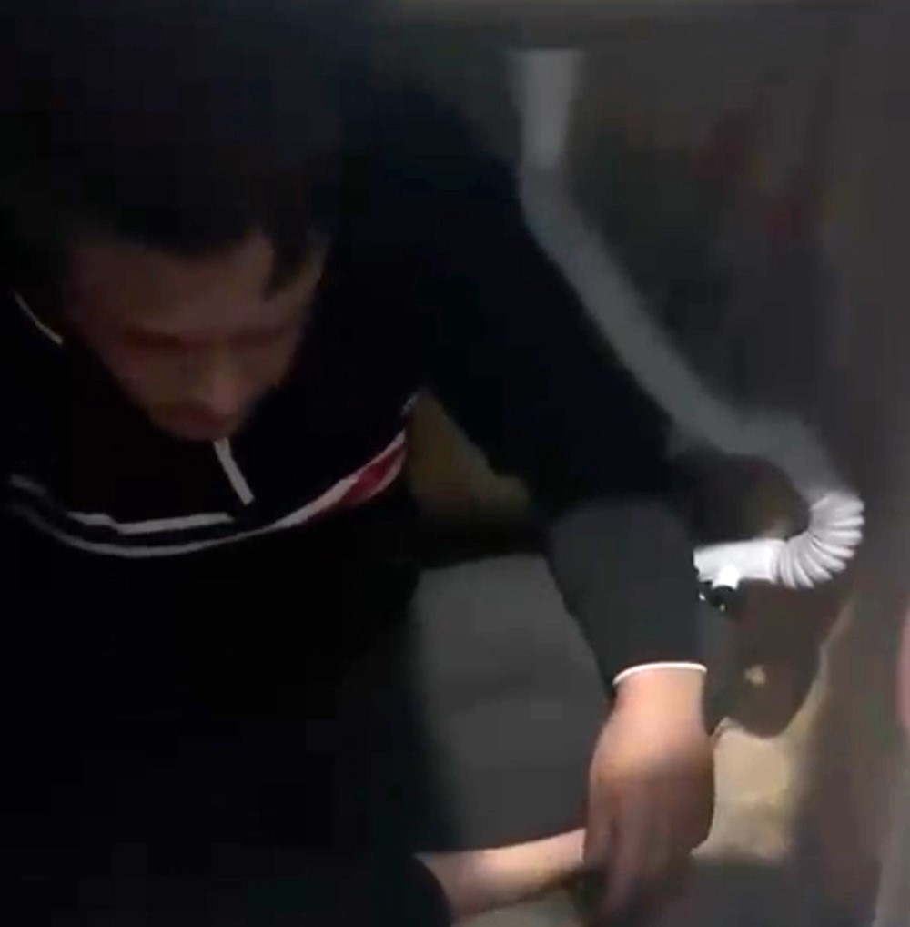 Firari şahıs mutfak dolabından çıktı