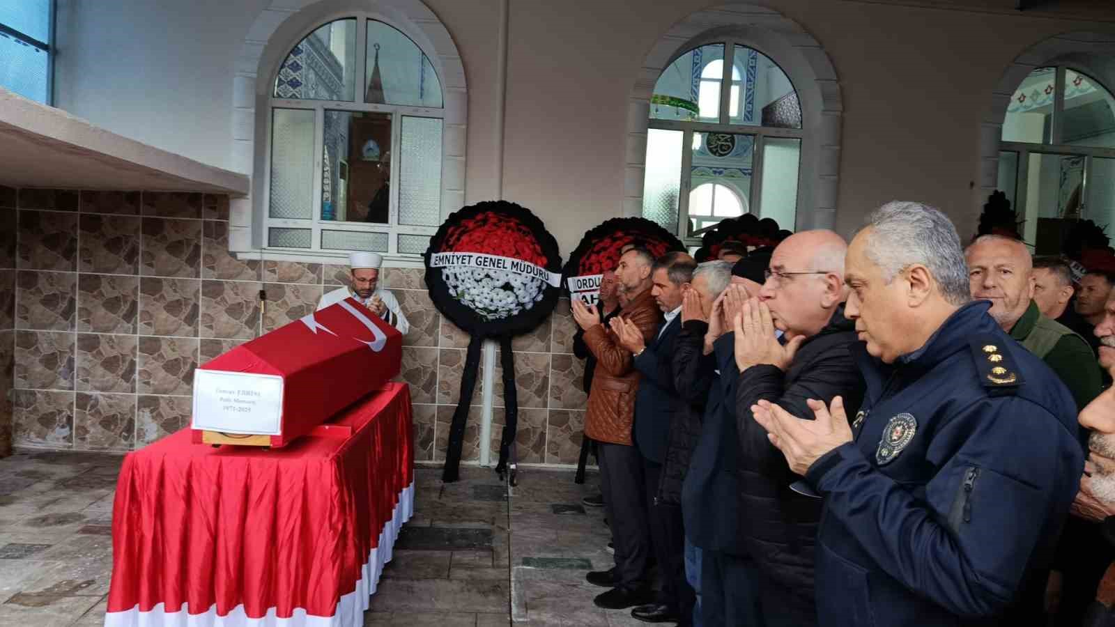 Polis memuru, Samsun’da son yolculuğuna uğurlandı
