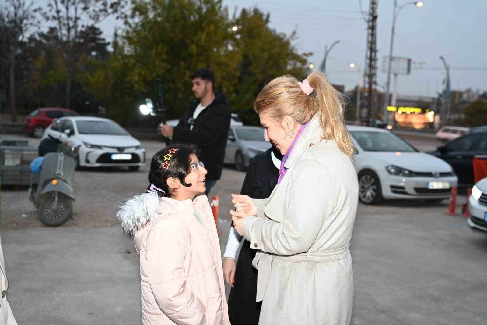 Milletvekili Ölmeztoprak KADEM’i ziyaret etti, deprem sonrası dayanışmayı da değerlendirdi