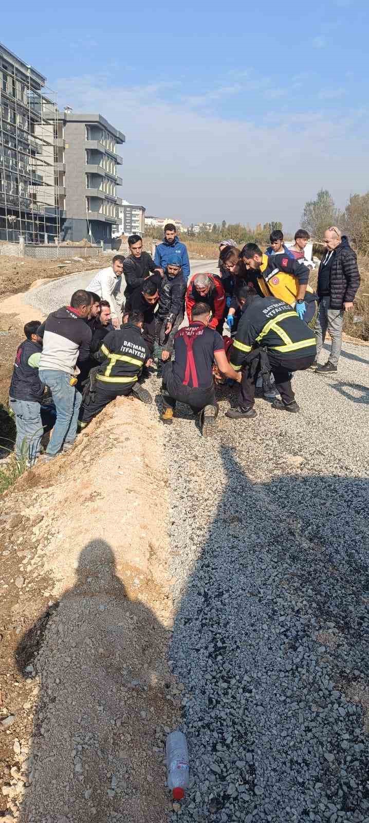 Batman’da otomobil su kanalına düştü: 1 yaralı