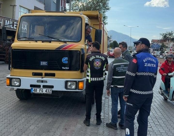 B&uuml;y&uuml;kşehir ka&ccedil;ak hafriyatla m&uuml;cadelede denetimlerini s&uuml;rd&uuml;r&uuml;yor
