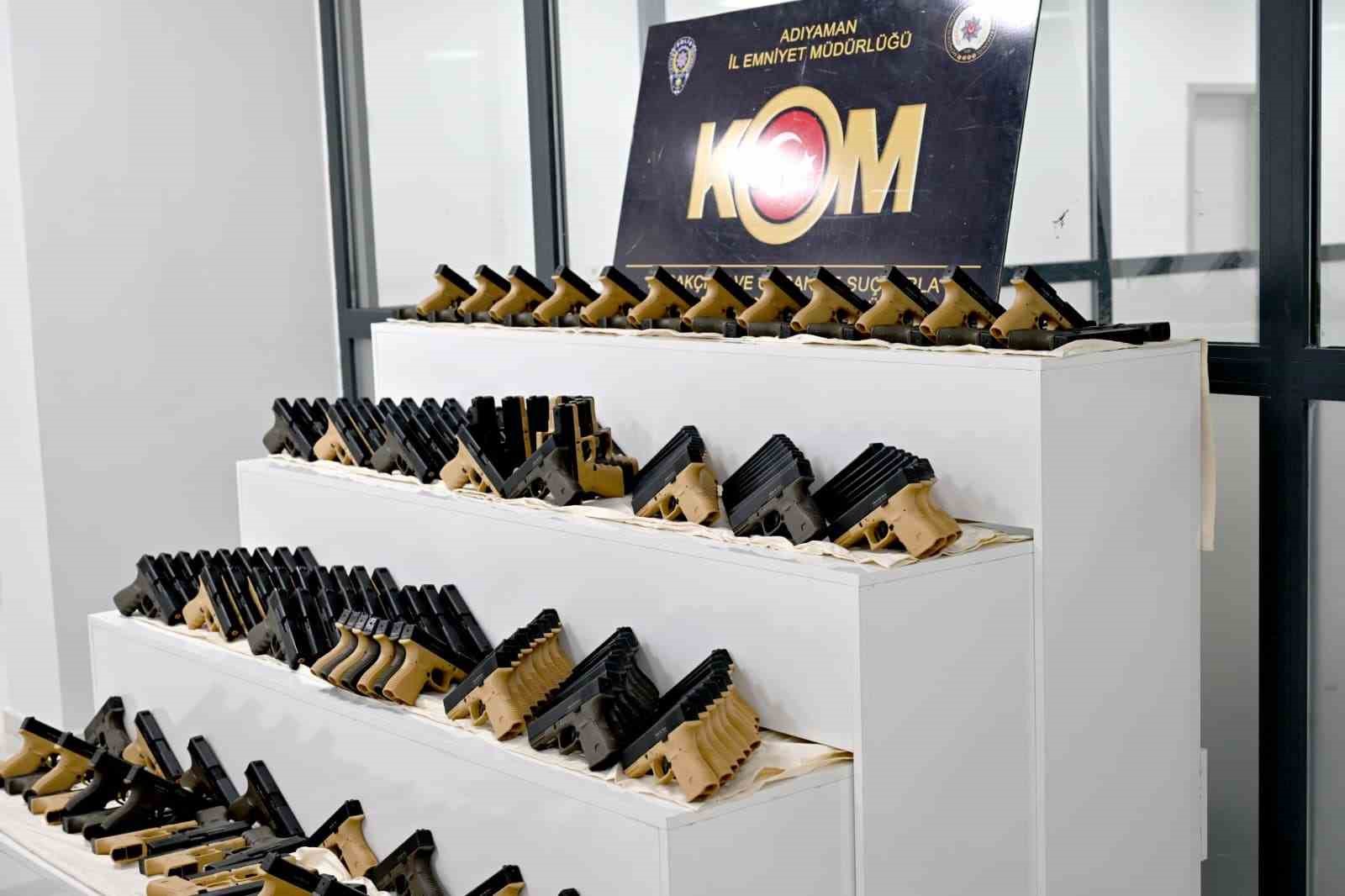 Adıyaman’da bin adet tabanca ele geçirildi
