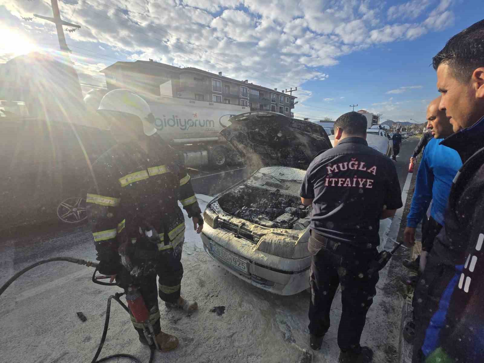 Ortaca’da araç yangını