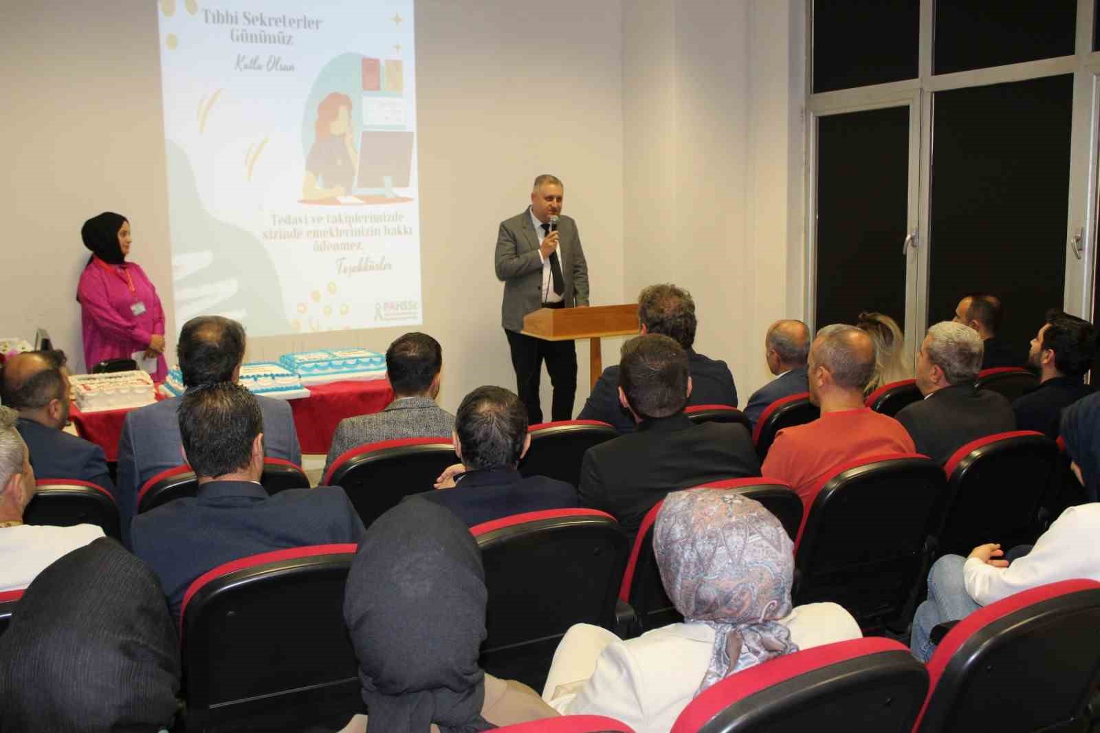 Tatvan Devlet Hastanesi’nde Tıbbi Sekreterler Günü kutlandı