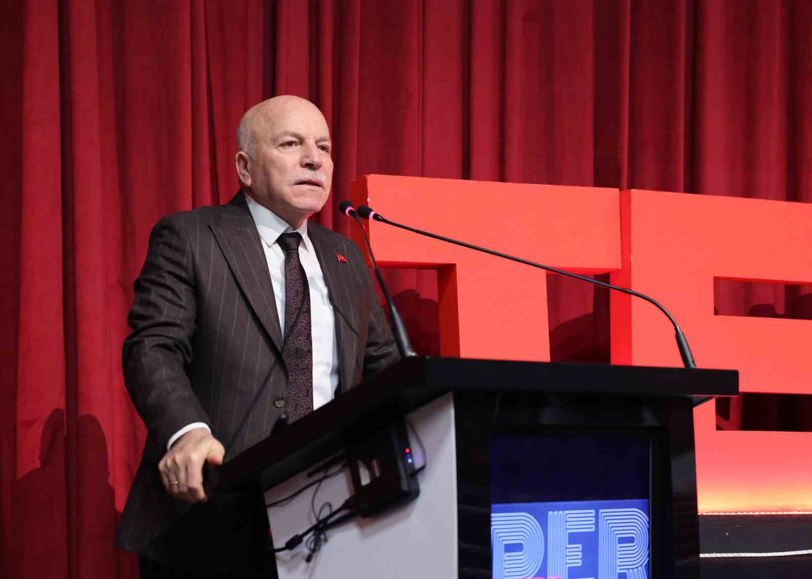 TEDXATAT&Uuml;RKUNİVERSİTY "Perde" temasıyla katılımcılarla buluştu
