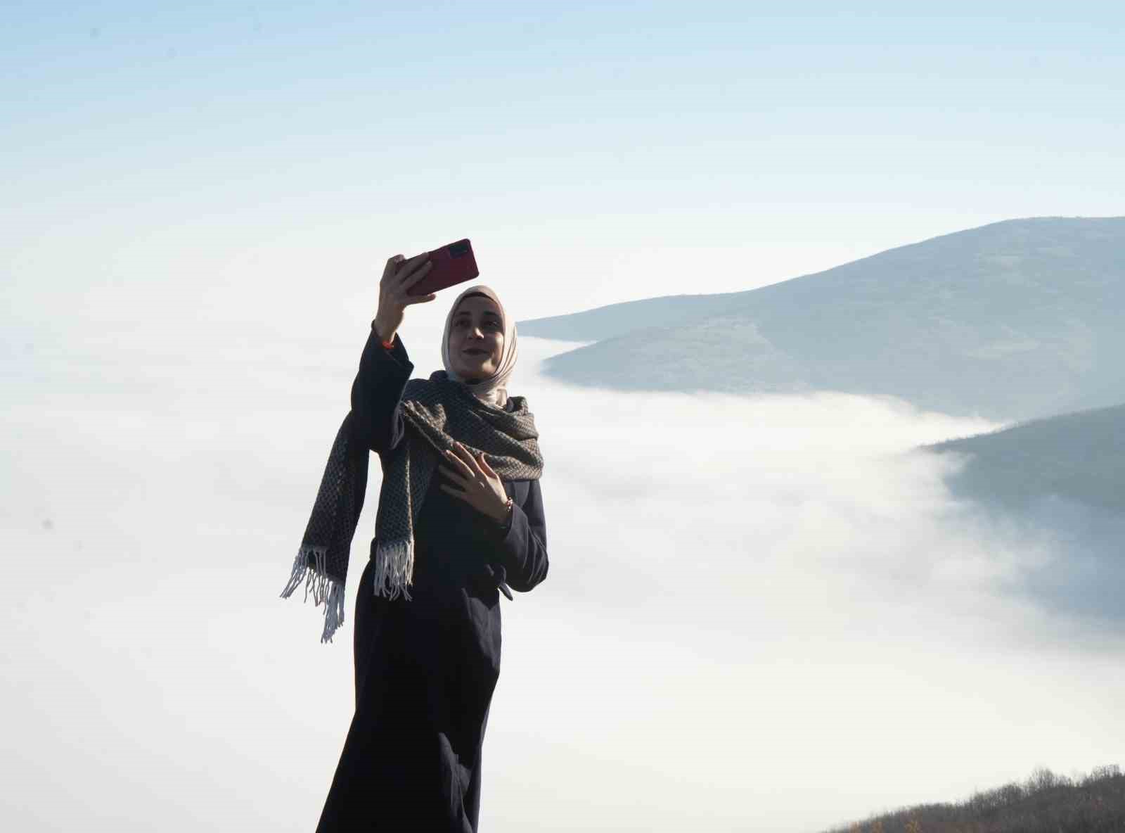 Muş’ta sis ovayı kapladı: Kartpostallık manzaralar oluştu