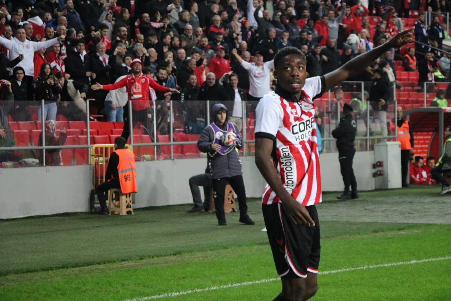 Trendyol Süper Lig: Samsunspor: 1 - Alanyaspor: 0 (Maç devam ediyor)
