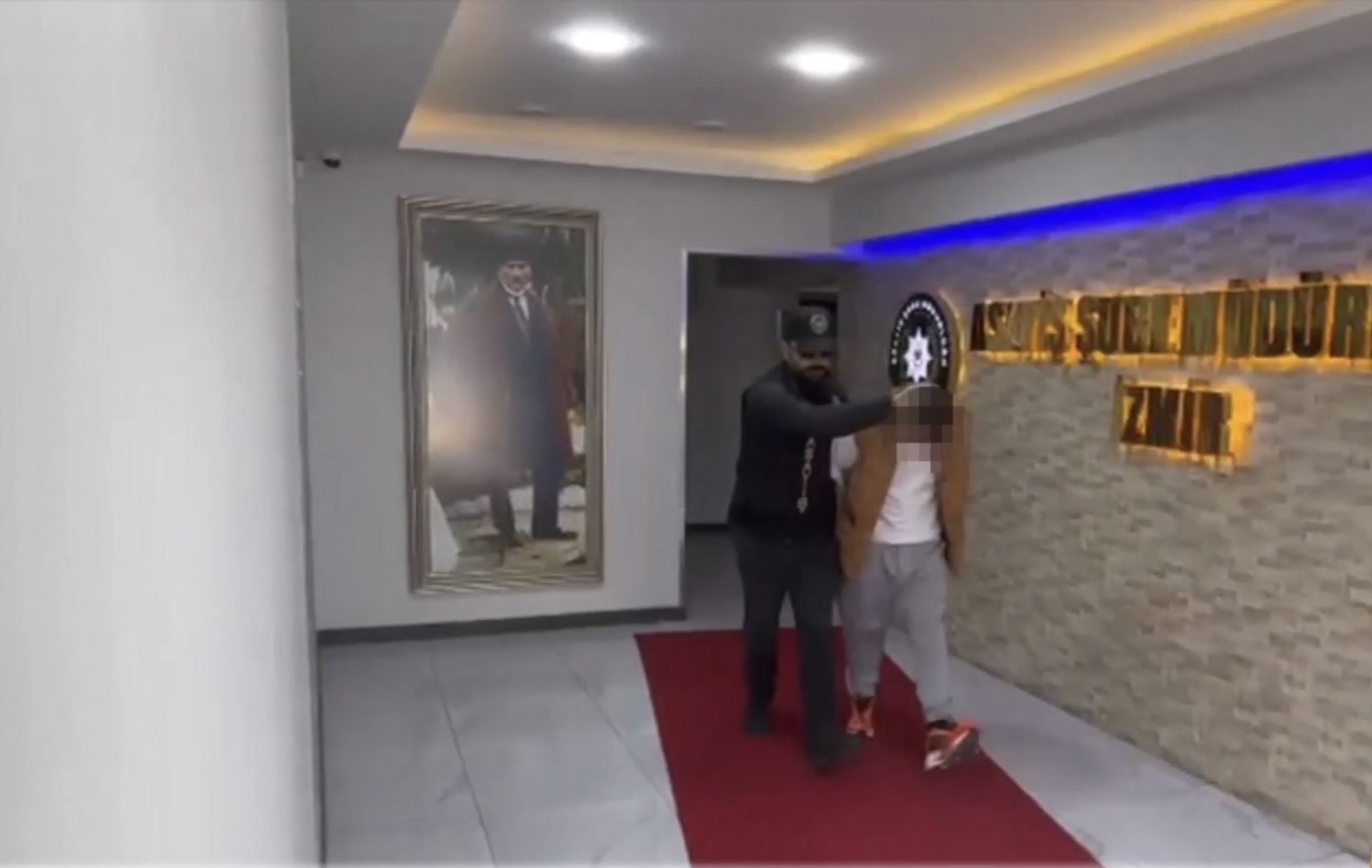 Evlerine girdiği yaşlı kadınların paralarını çalan sahte yoğurtçu tutuklandı