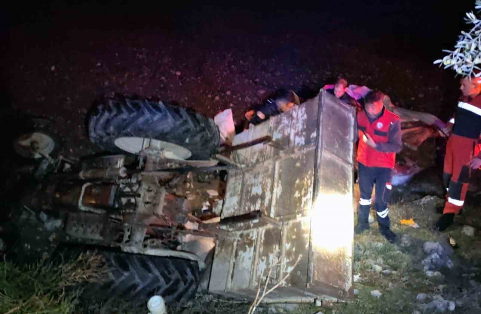 Devrilen trakt&ouml;r&uuml;n altında kalan kadın yaralandı
