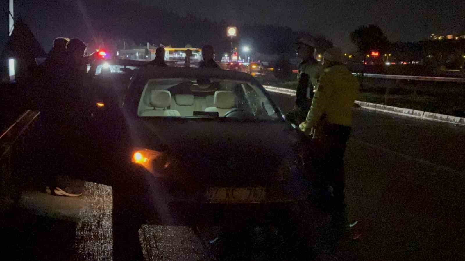 Yaşlı adam yolun karşısına geçmek isterken canından oldu
