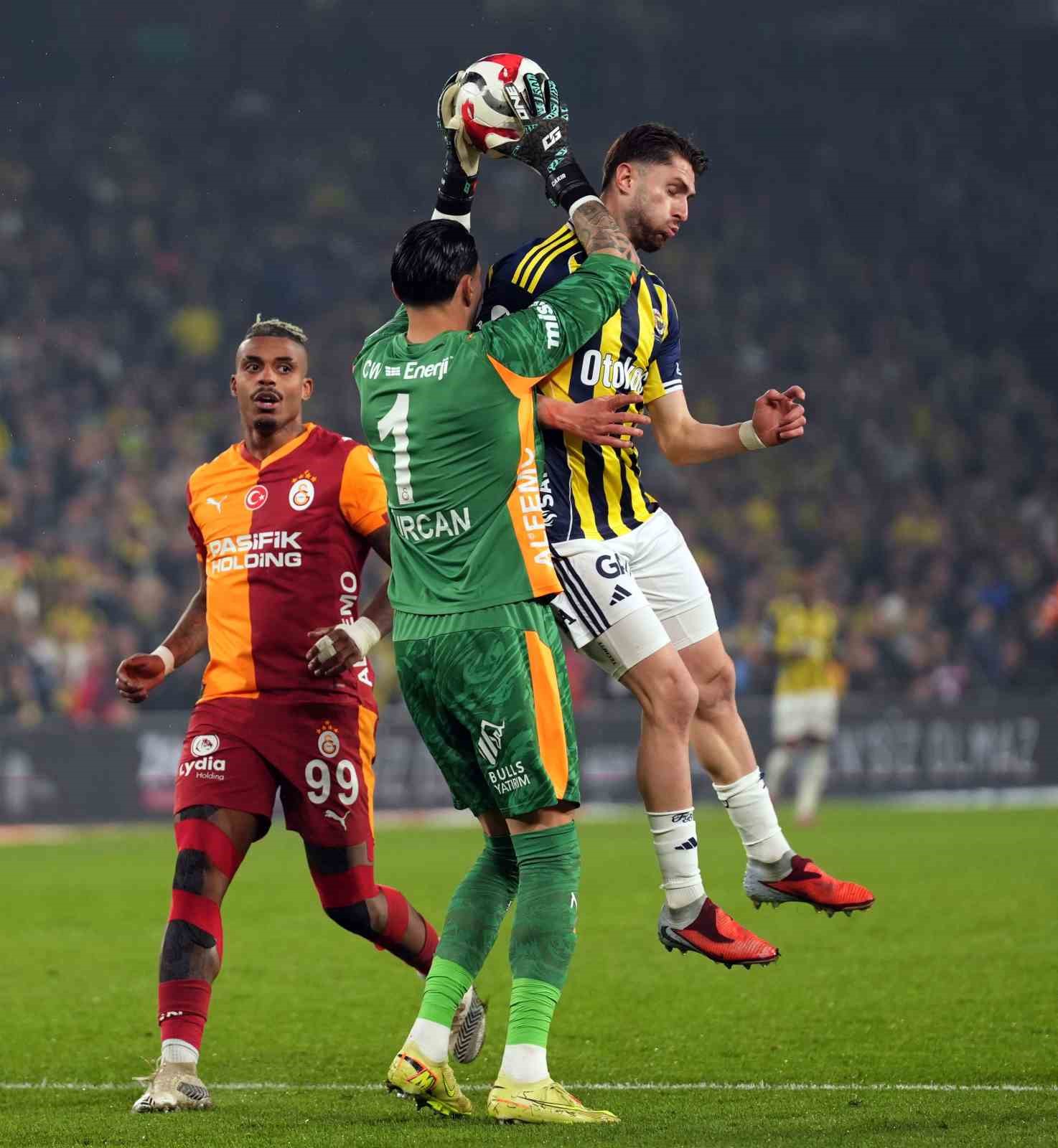 Uğurcan, Sane ve İlkay, ilk Fenerbahçe derbisine çıktı
