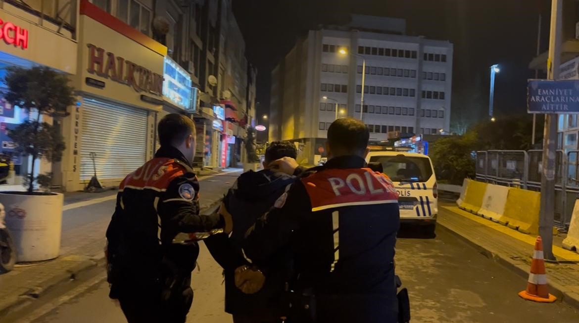 Tekirdağ’da polisi görünce elindeki silahla tarlaya girerek kaçan şahıs yakalandı