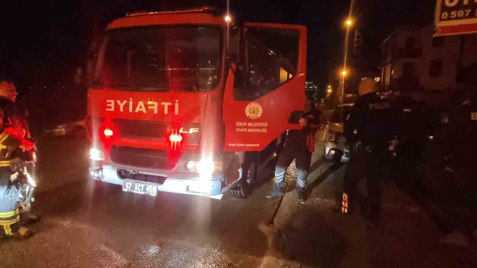 Sinop’ta kömürlük yangını korkuttu
