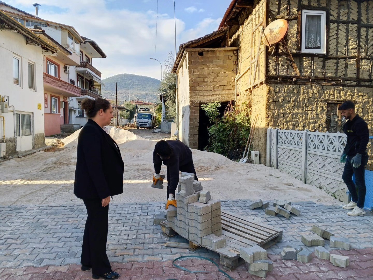 Bayırk&ouml;y&rsquo;de caddeler yenileniyor
